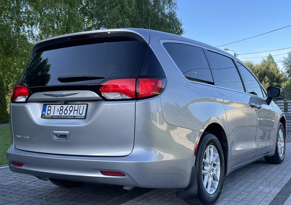 Chrysler Pacifica cena 85999 przebieg: 100000, rok produkcji 2017 z Częstochowa małe 379